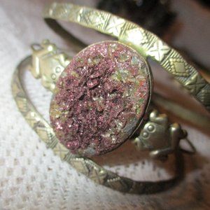 Purple Gems on Metal Bracelet  Crystals